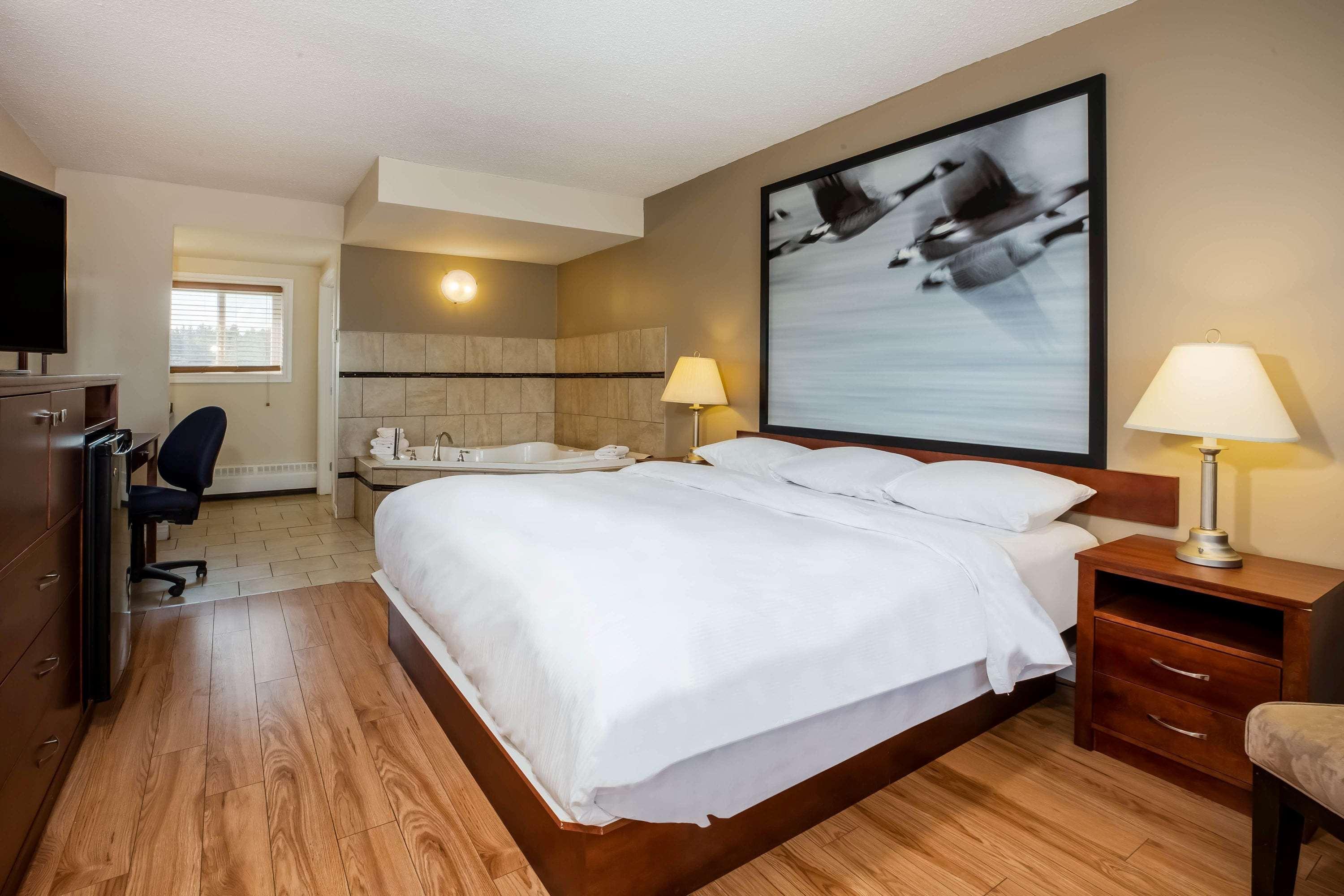 Super 8 By Wyndham Smoky Lake Luaran gambar