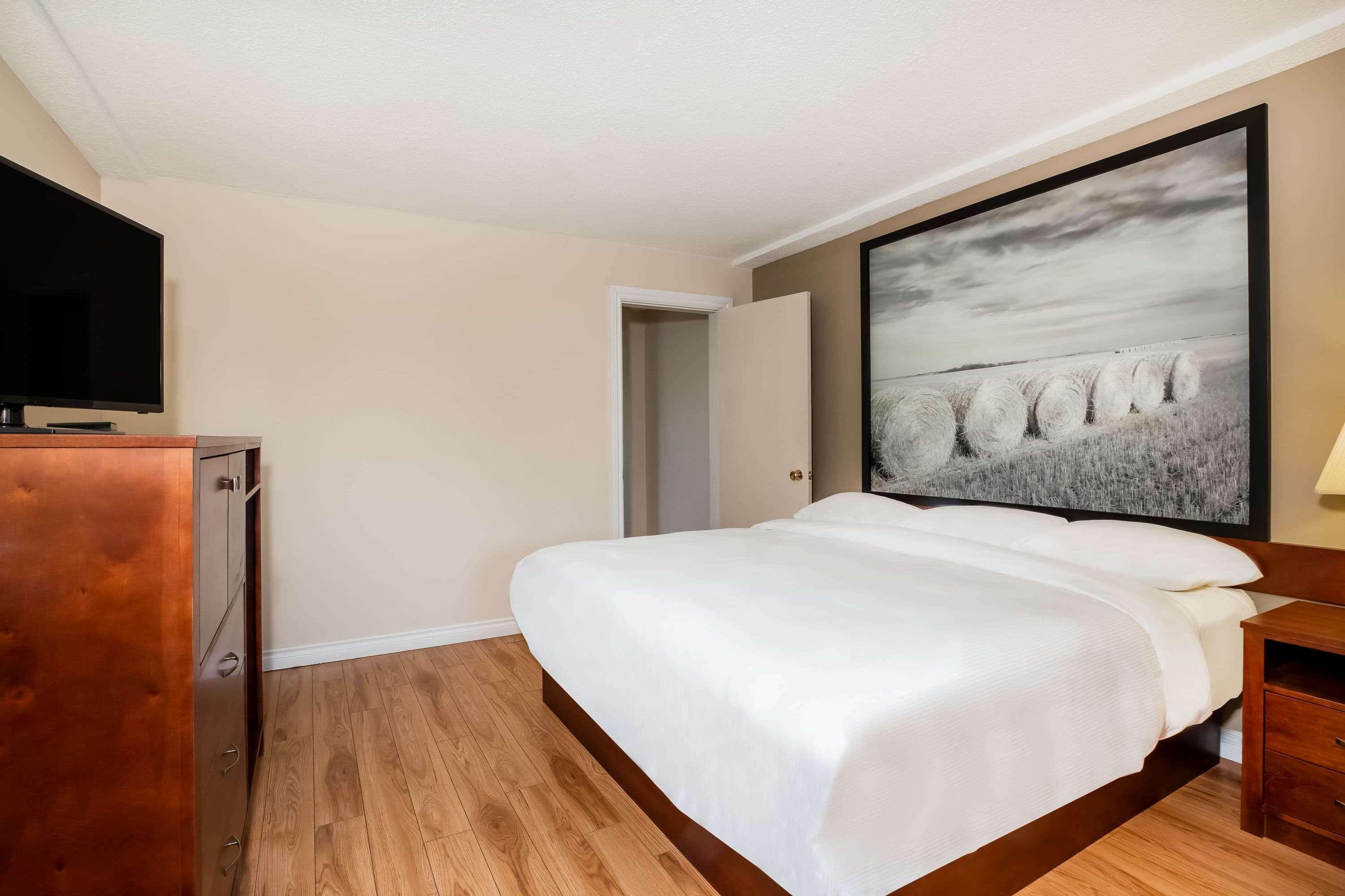 Super 8 By Wyndham Smoky Lake Luaran gambar